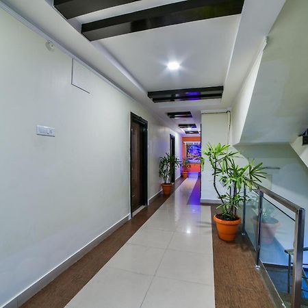 Готель Oyo Surya Teja Residency Khammam Екстер'єр фото