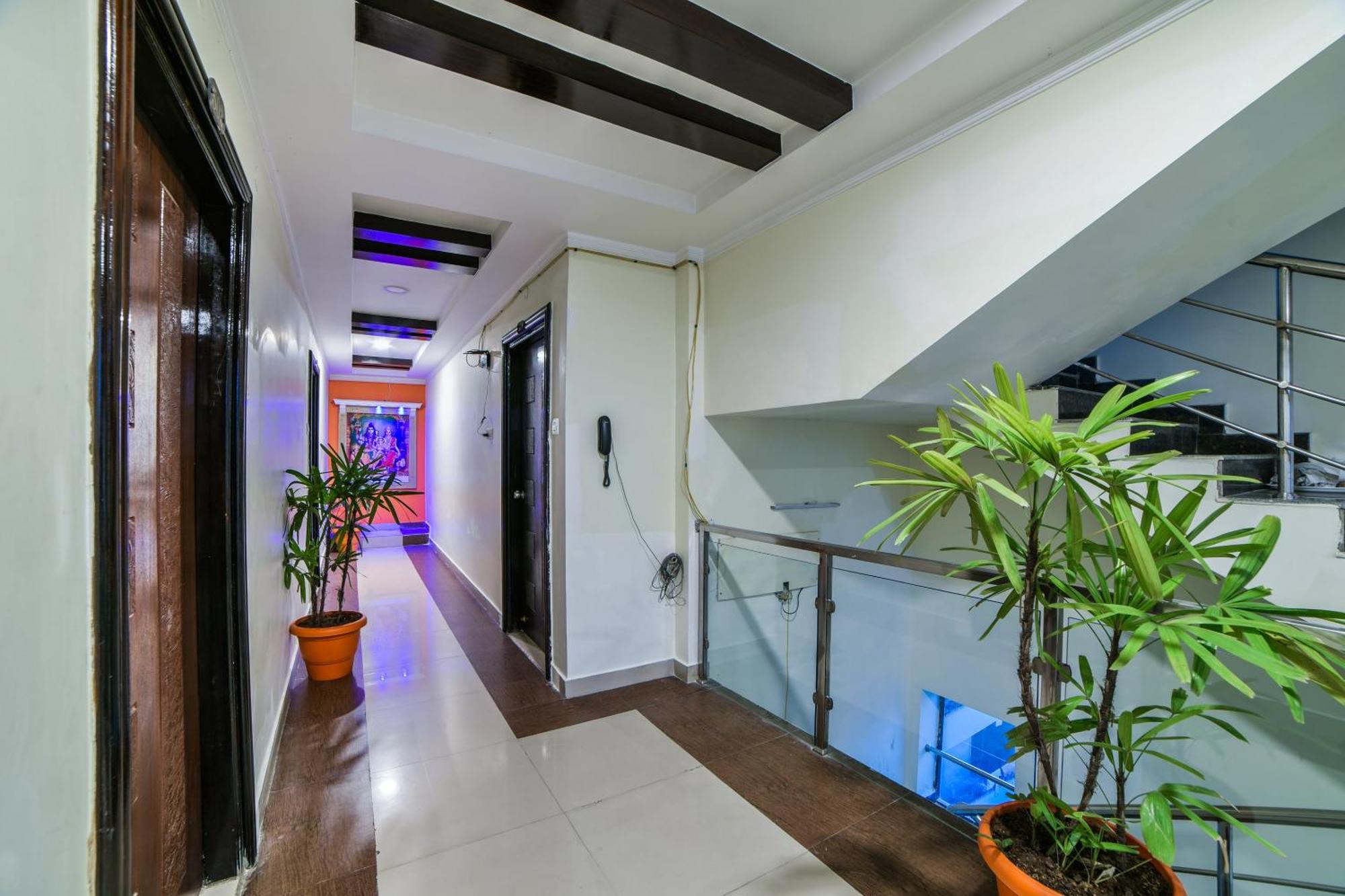 Готель Oyo Surya Teja Residency Khammam Екстер'єр фото